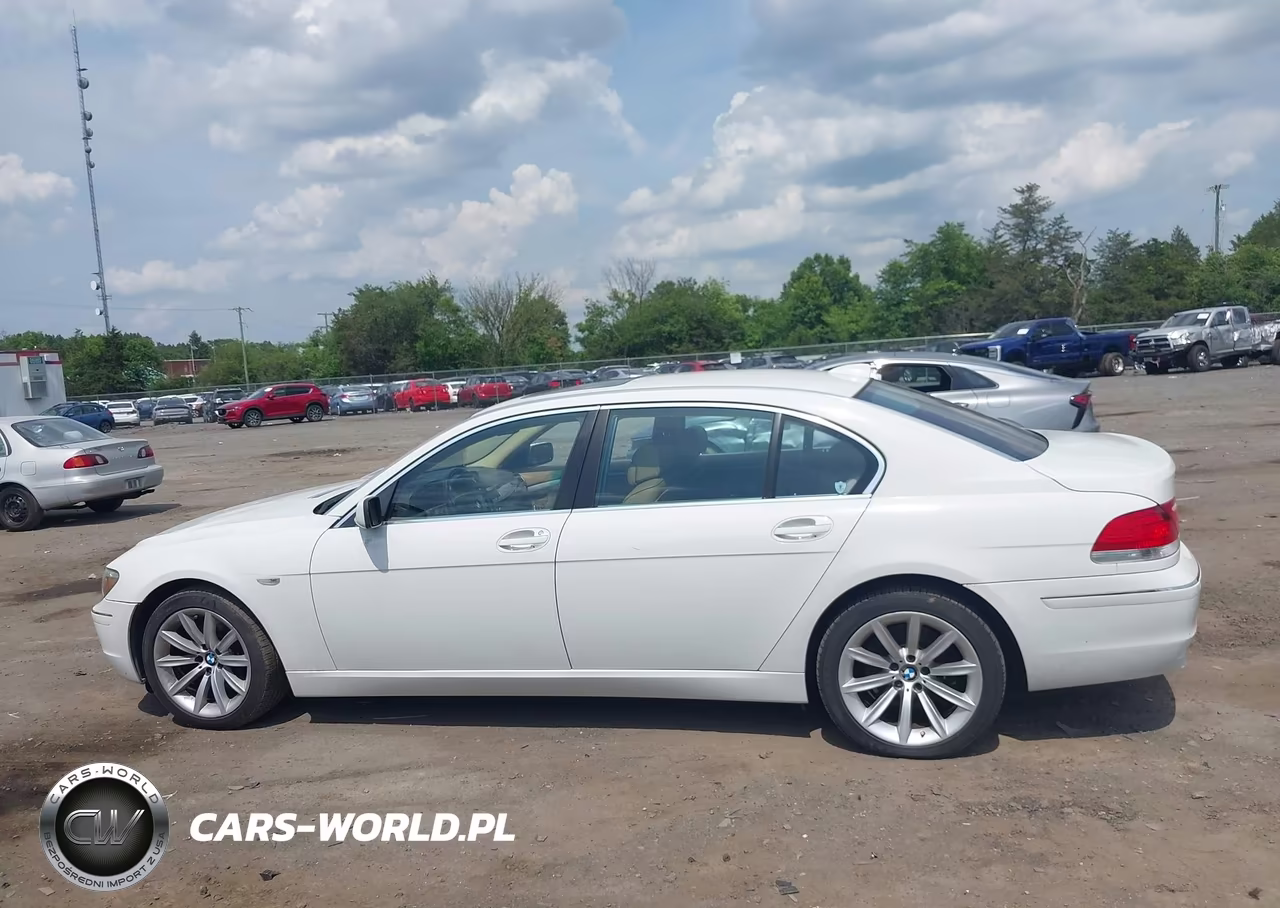 2007 BMW 750Li VIN:WBAHN835X7DT75064 - 14
