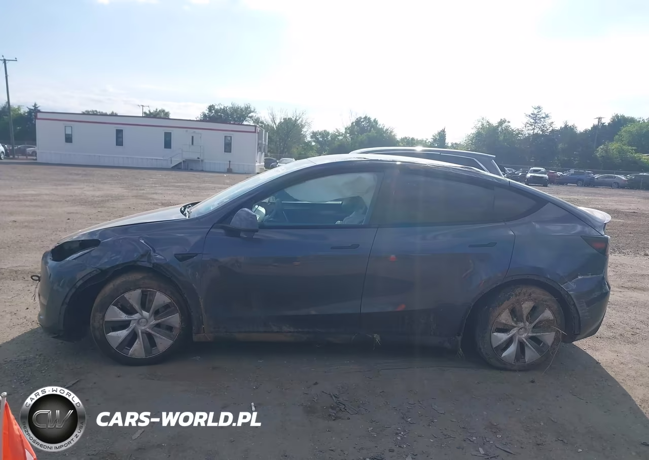 2023 Tesla Model Y Awd-Long Range Dual Motor All-Wheel Drive VIN:7SAYGDEE1PA092029 - 13