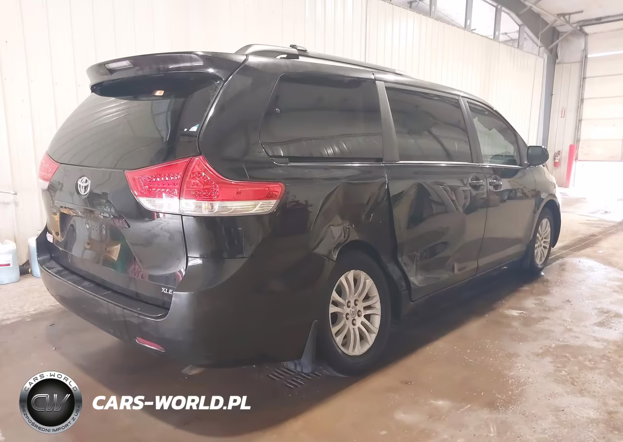 2013 Toyota Sienna Xle V6 8 Passenger VIN:5TDYK3DC3DS299845 - 4