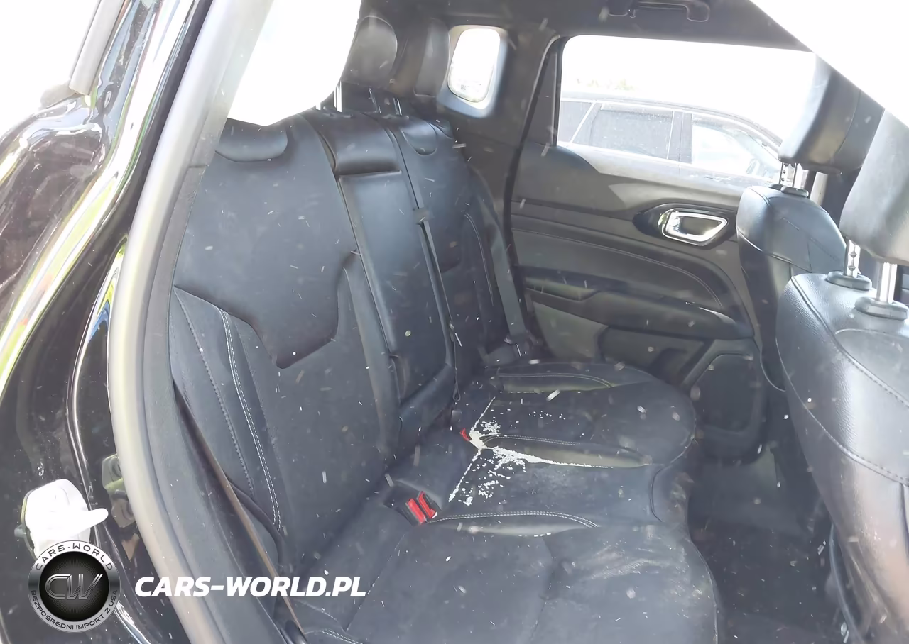 2024 Jeep Compass Limited 4X4 VIN:3C4NJDCN2RT153643 - 8