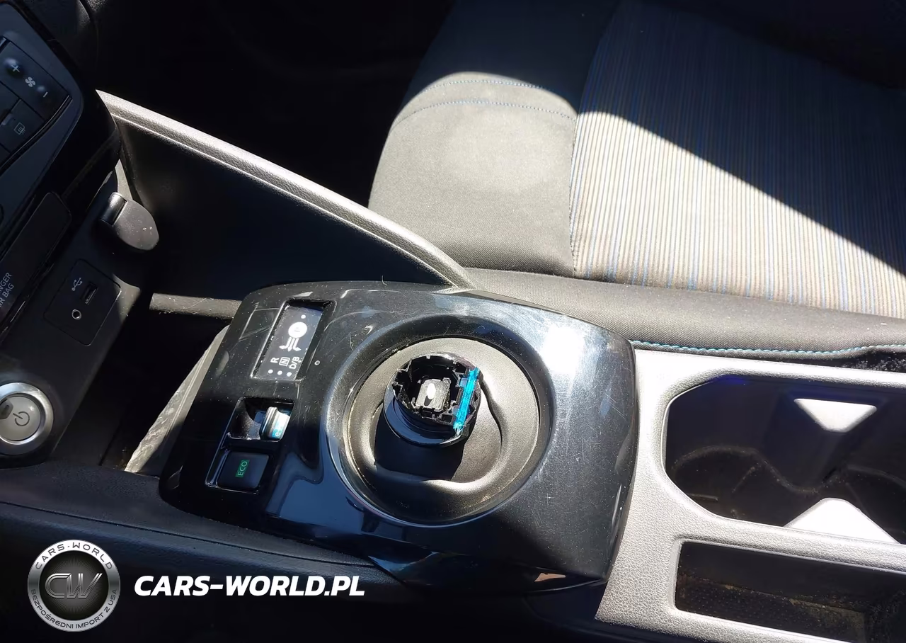 2018 Nissan Leaf Sv VIN:1N4AZ1CP5JC306948 - 16
