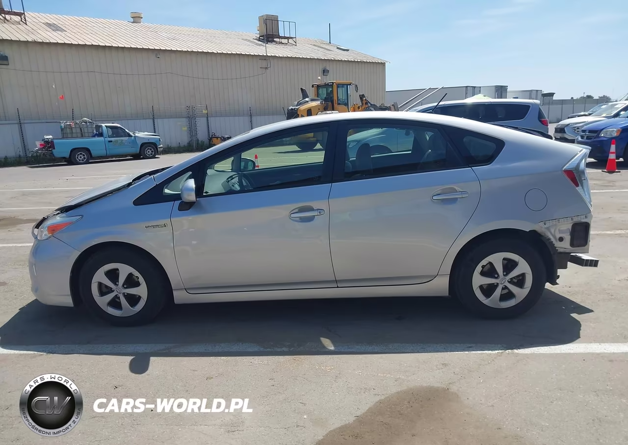 2015 Toyota Prius Two VIN:JTDKN3DU4F0458223 - 15