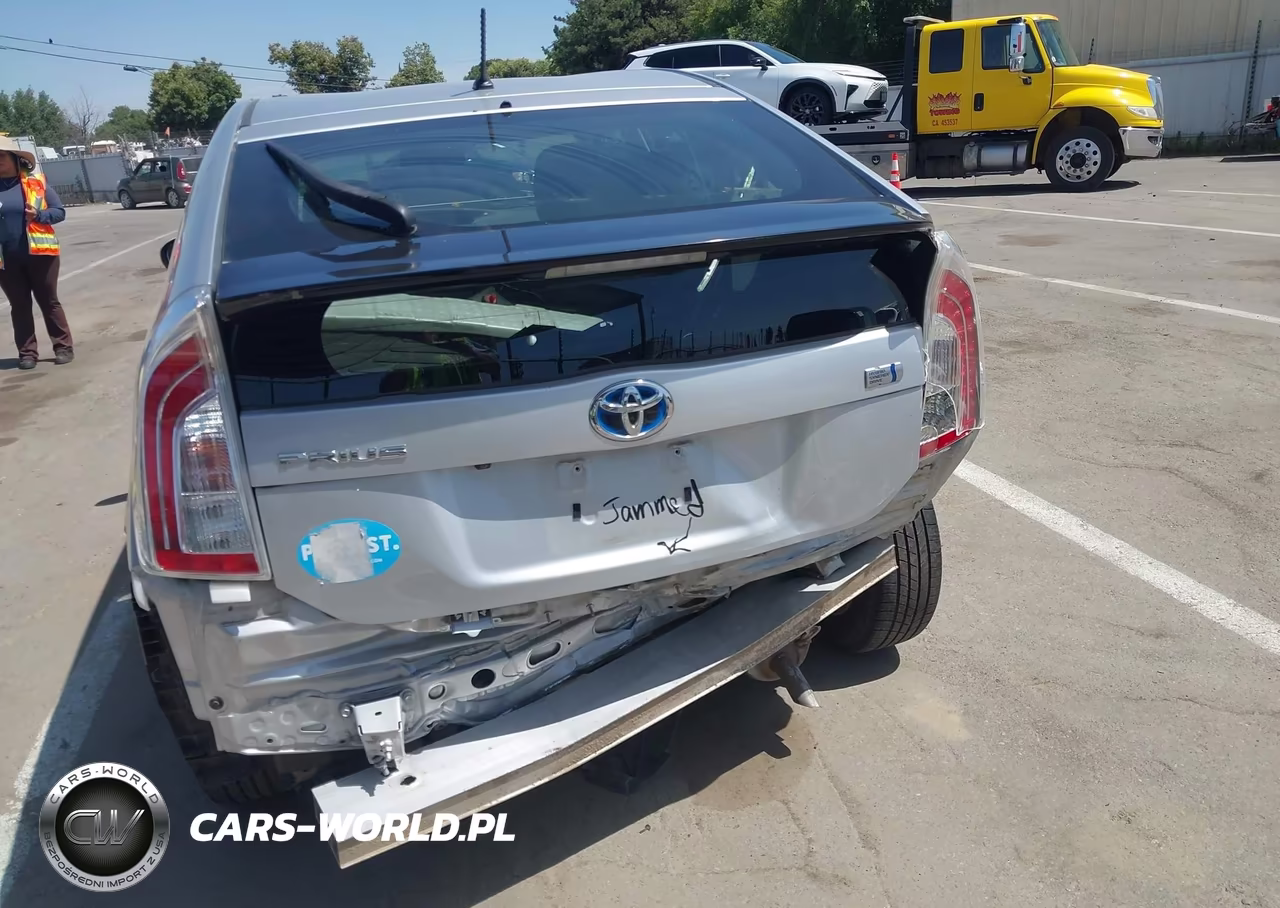 2015 Toyota Prius Two VIN:JTDKN3DU4F0458223 - 17