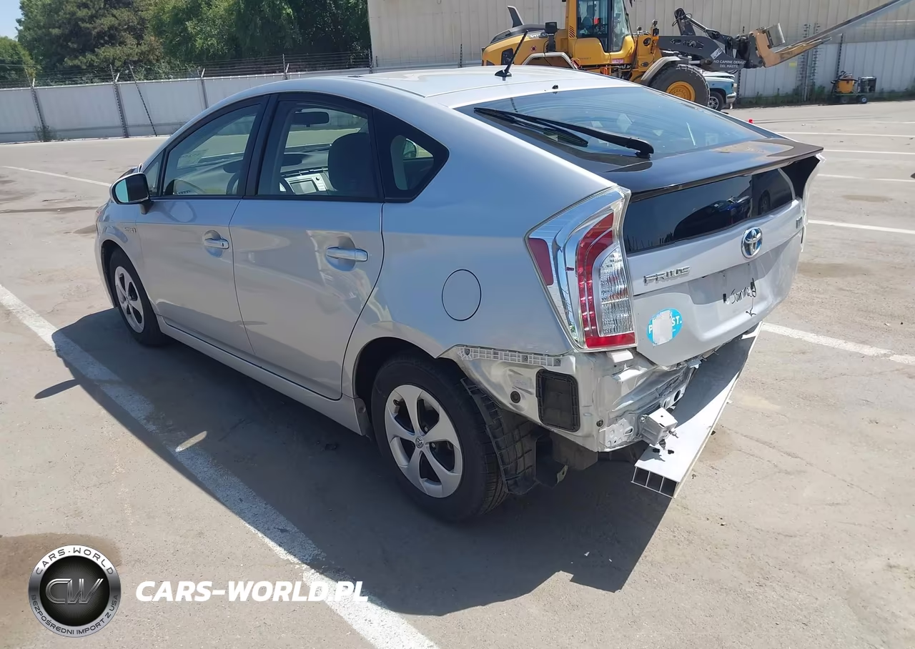 2015 Toyota Prius Two VIN:JTDKN3DU4F0458223 - 3