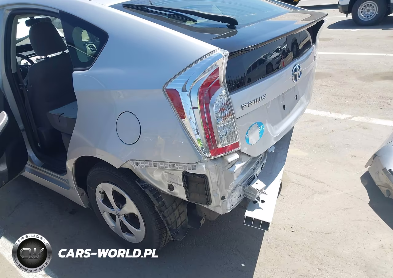 2015 Toyota Prius Two VIN:JTDKN3DU4F0458223 - 6