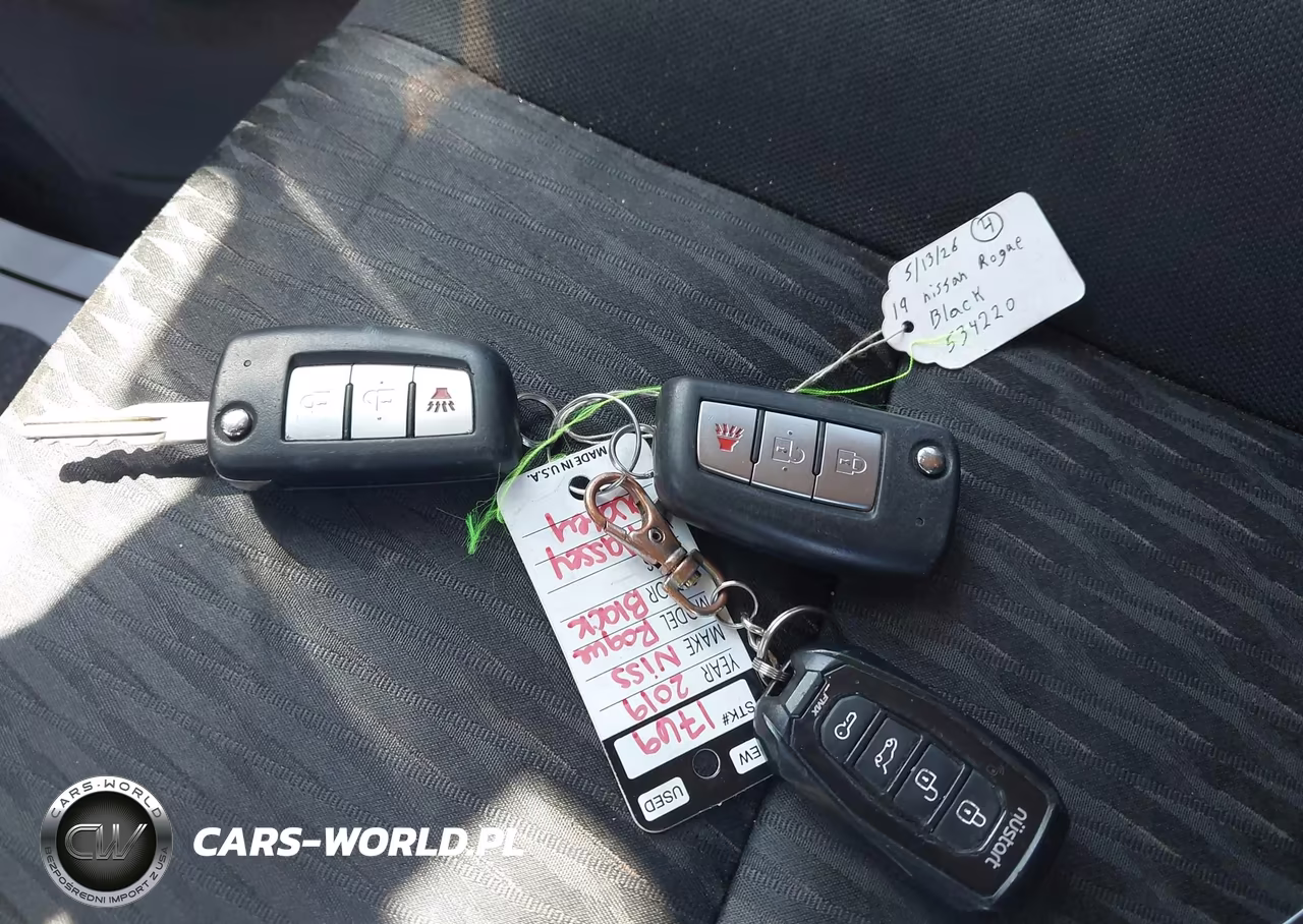 2019 Nissan Rogue S VIN:KNMAT2MV9KP534220 - 11