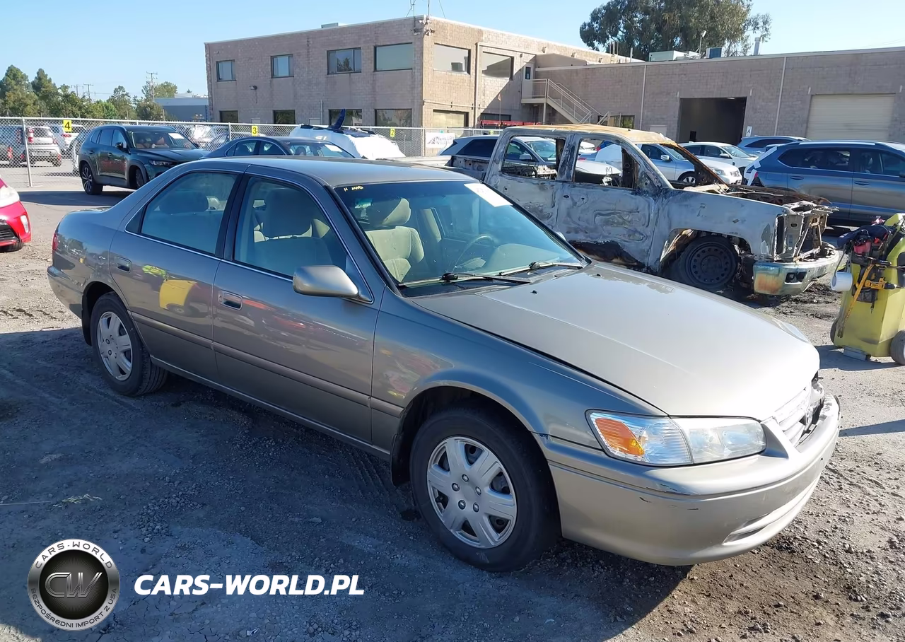 2000 Toyota Camry Le V6 – zdjęcie 1 z 16