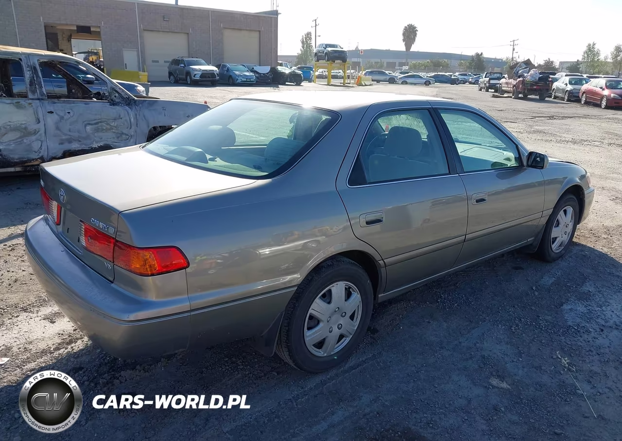 2000 Toyota Camry Le V6 VIN:JT2BF28K8Y0240166 - 4