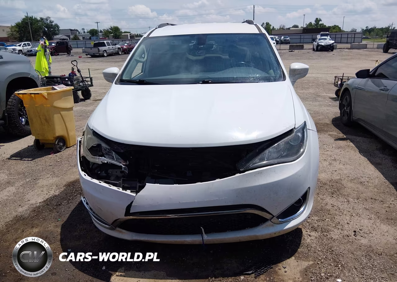 2019 Chrysler Pacifica Touring L VIN:2C4RC1BG5KR531704 - 12