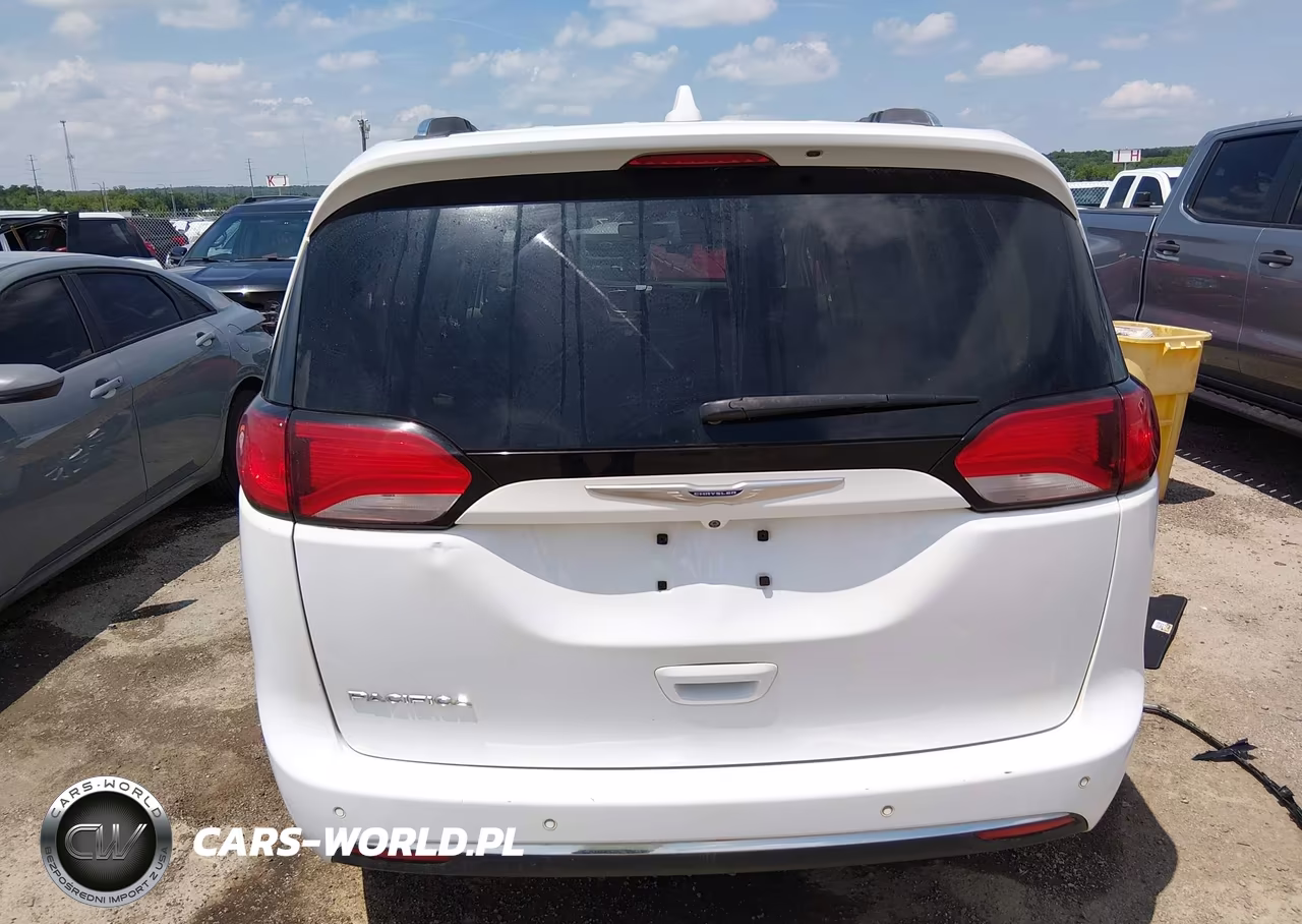 2019 Chrysler Pacifica Touring L VIN:2C4RC1BG5KR531704 - 16