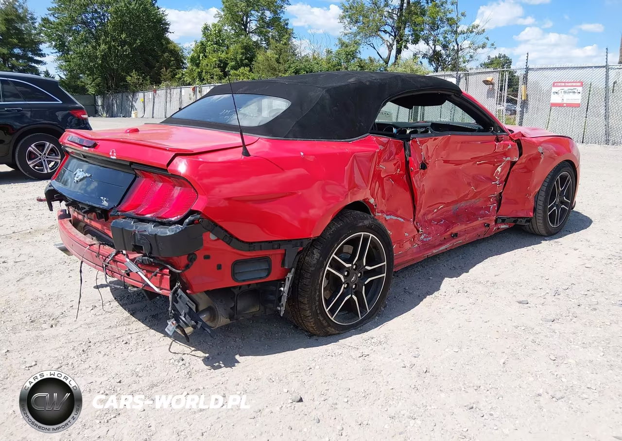 2020 Ford Mustang Ecoboost Premium VIN:1FATP8UH9L5113093 - 4