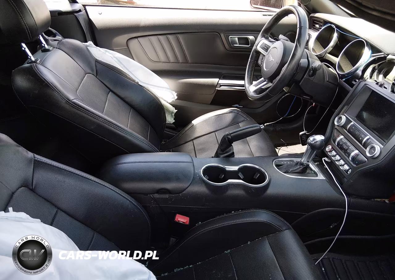 2020 Ford Mustang Ecoboost Premium VIN:1FATP8UH9L5113093 - 5