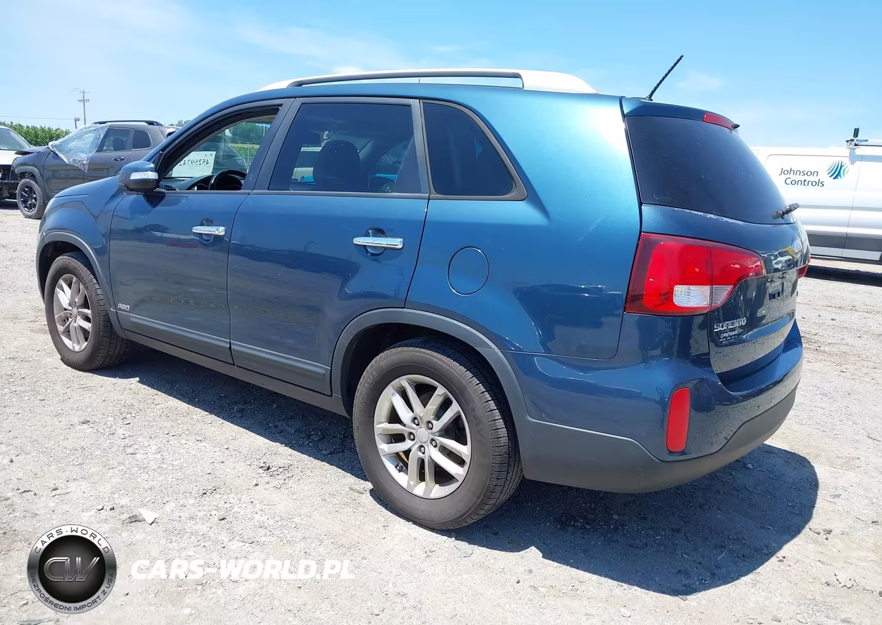 2015 Kia Sorento Lx VIN:5XYKTCA61FG551951 - 3