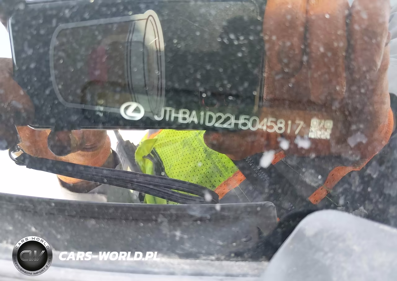 LEXUS IS 200T VIN:JTHBA1D22H5045817 - 9