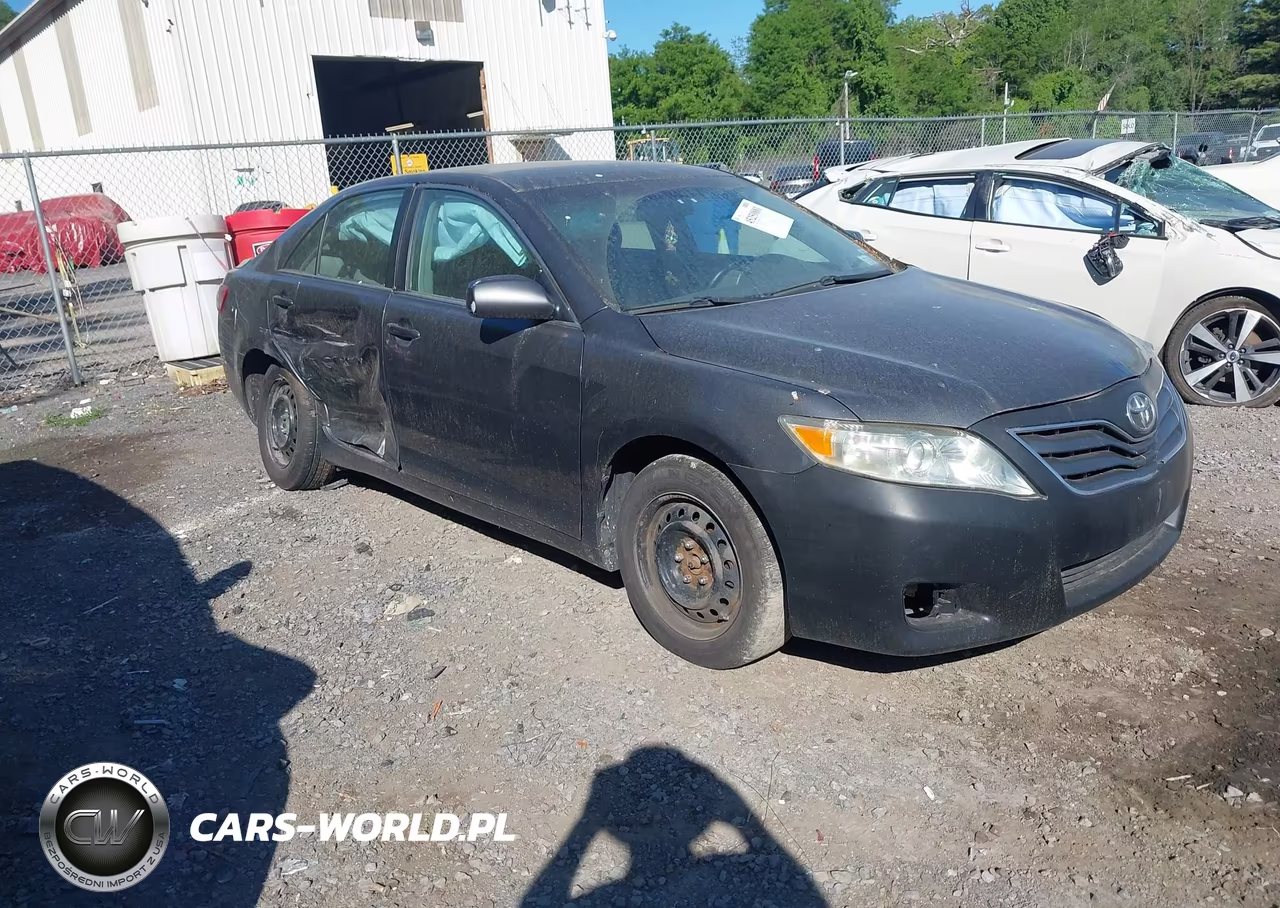 2011 Toyota Camry Le – zdjęcie 1 z 11