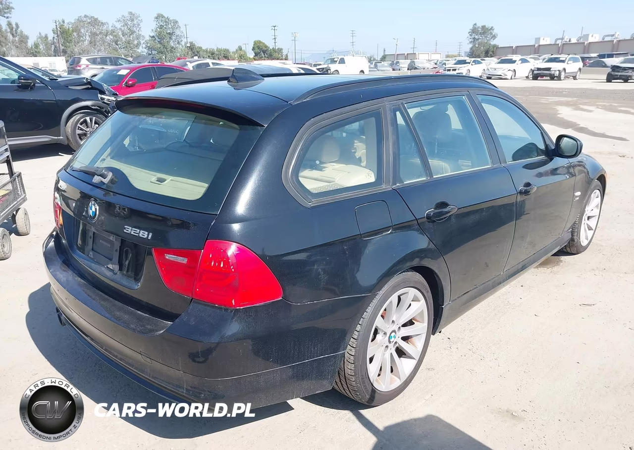 2011 BMW 328I xDrive VIN:WBAUU3C5XBA541789 - 4