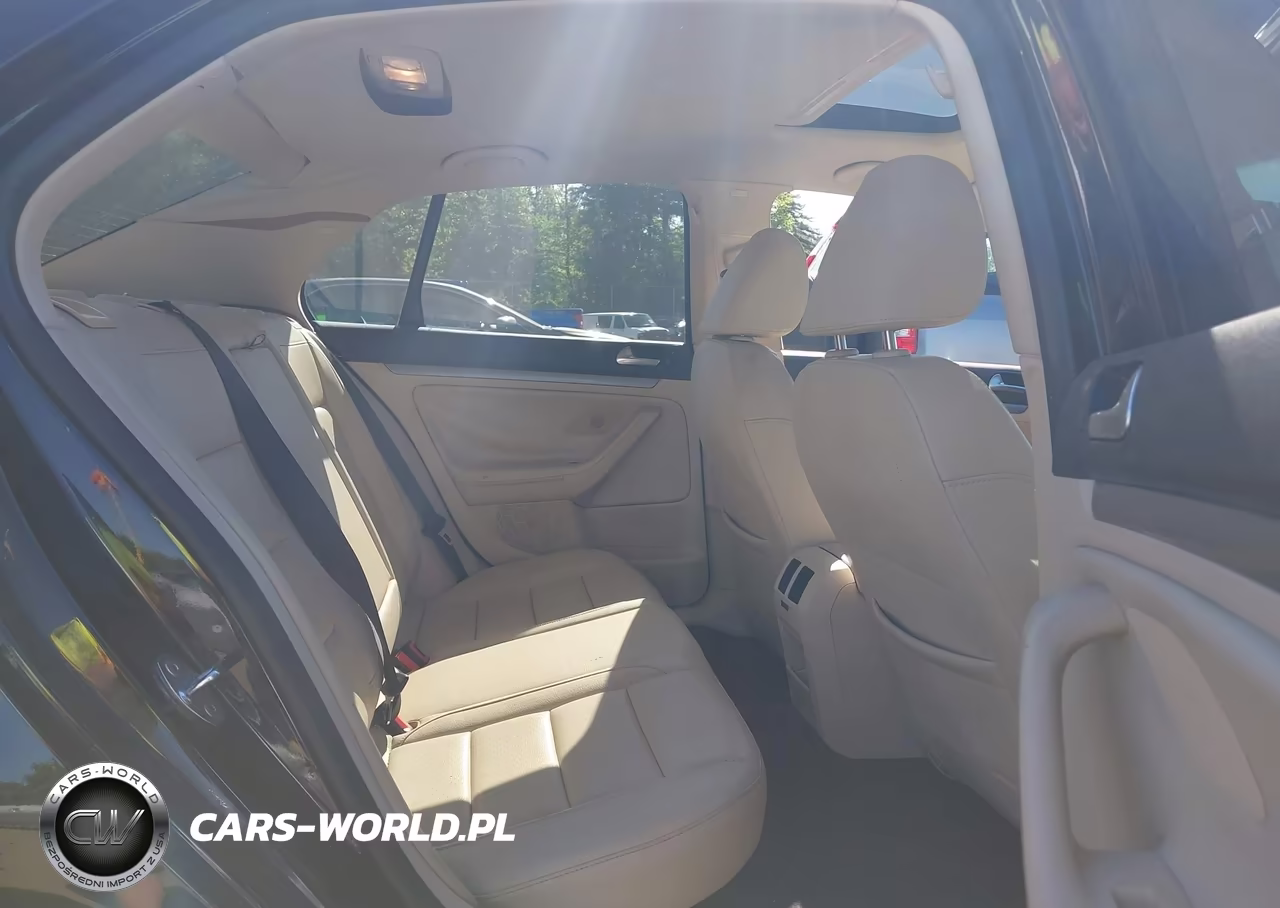 2010 Volkswagen Jetta Limited Edition VIN:3VWRZ7AJ0AM105355 - 8