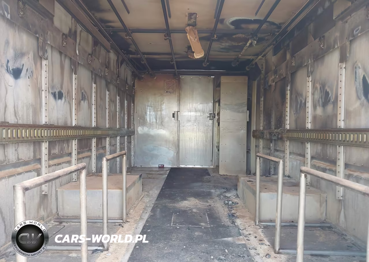 2022 Ford F-59 Commercial Stripped VIN:1F65F5KN0N0A00200 - 8