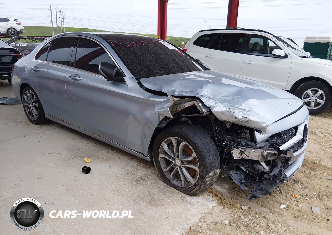 2015 Mercedes-Benz C 300 – zdjęcie 1 z 17