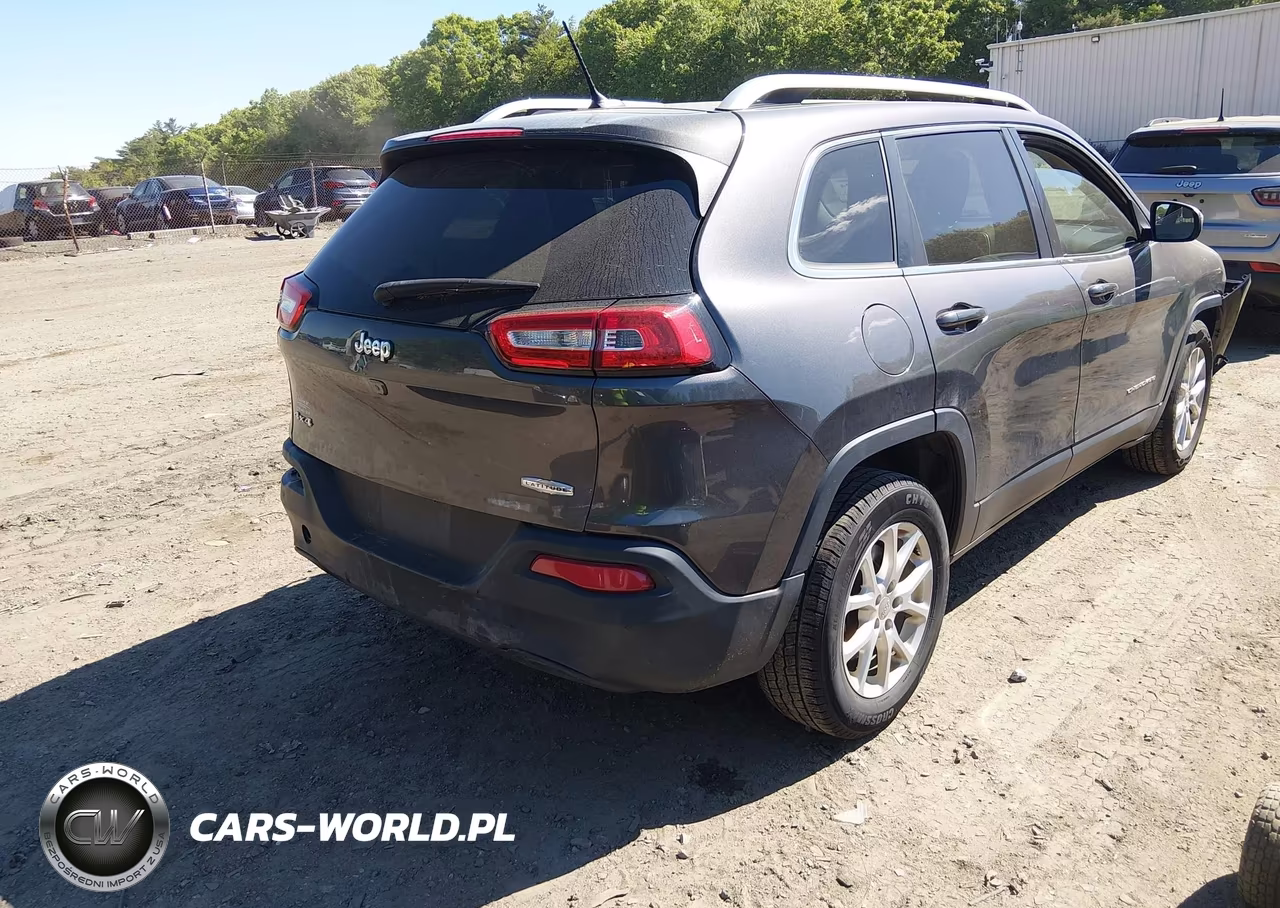 2017 Jeep Cherokee Latitude 4X4 VIN:1C4PJMCB4HW509937 - 4