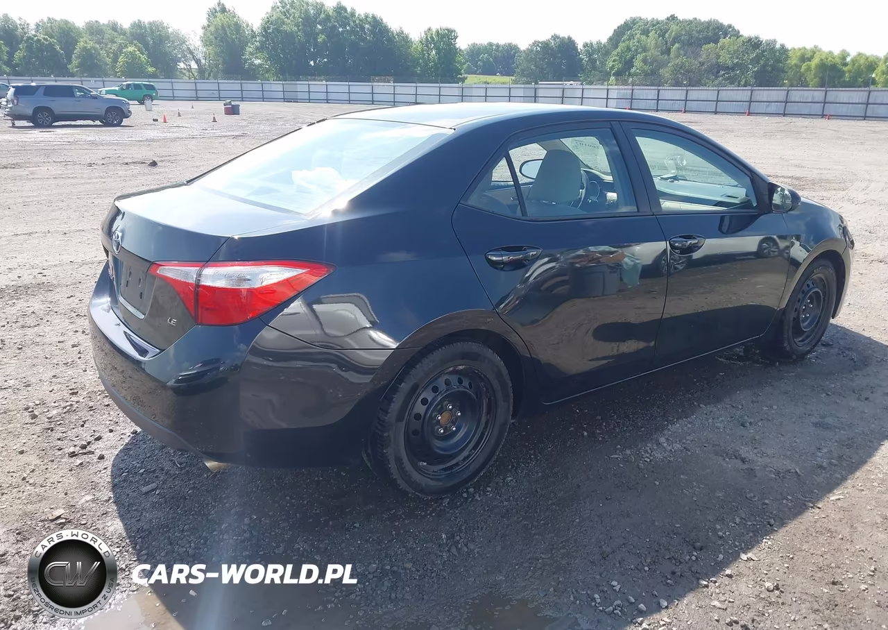 2015 Toyota Corolla Le VIN:5YFBURHE0FP316269 - 4