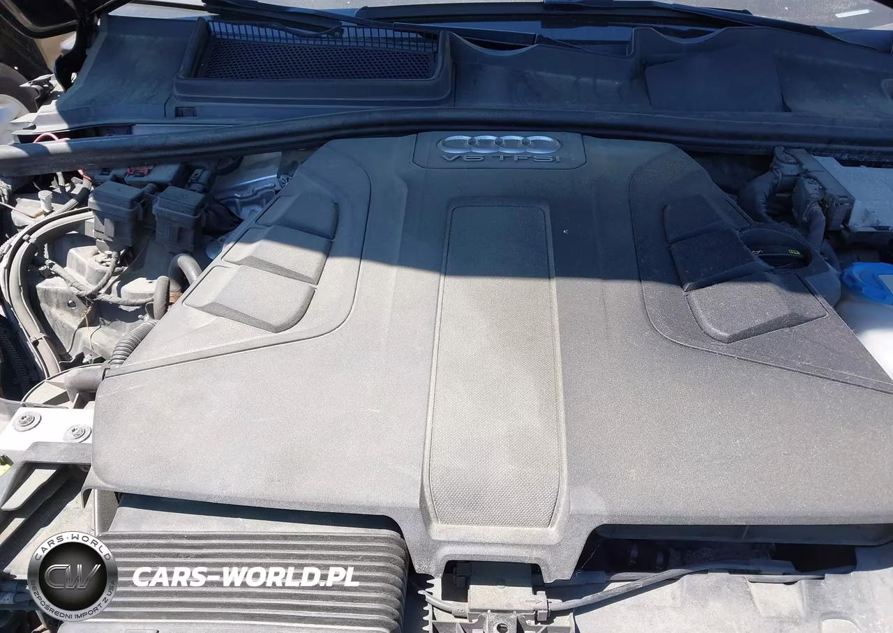 2017 Audi Q7 3.0T Premium VIN:WA1LAAF74HD021016 - 10