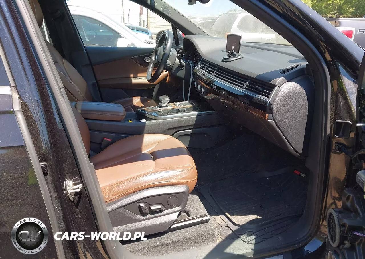 2017 Audi Q7 3.0T Premium VIN:WA1LAAF74HD021016 - 5