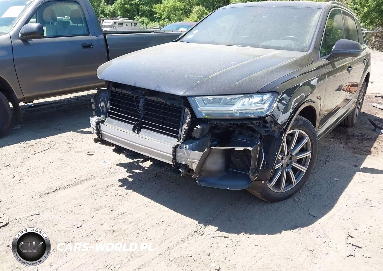 2017 Audi Q7 3.0T Premium VIN:WA1LAAF74HD021016 - 6