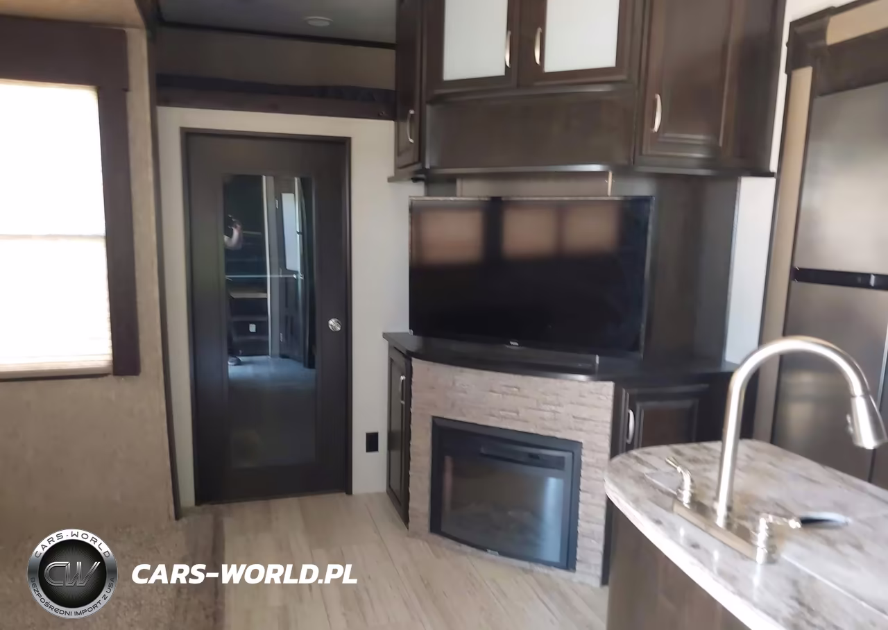 2016 Grand Design Momentum 36' 5Th Wheel VIN:573FM4027G1202046 - 8