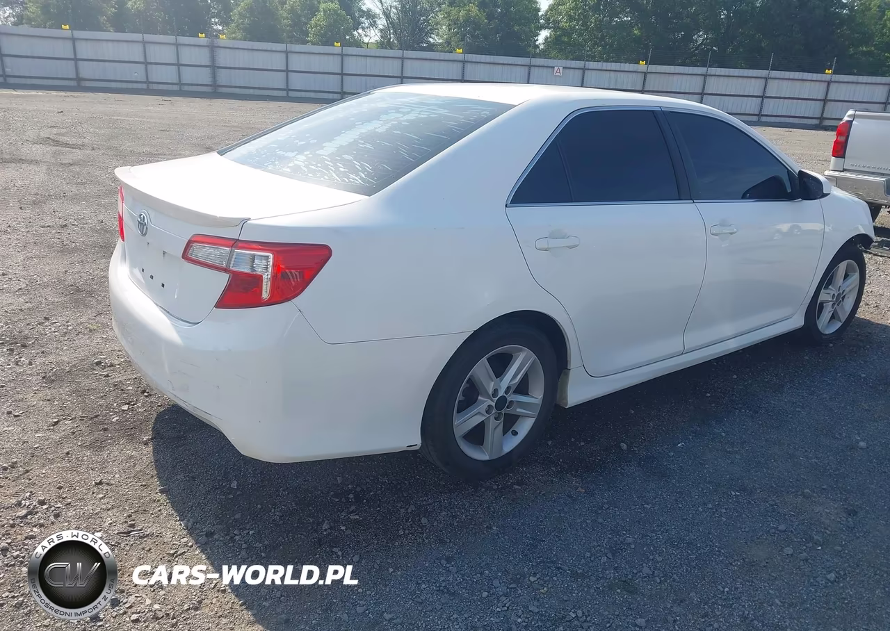 2013 Toyota Camry Se VIN:4T1BF1FK8DU662361 - 4