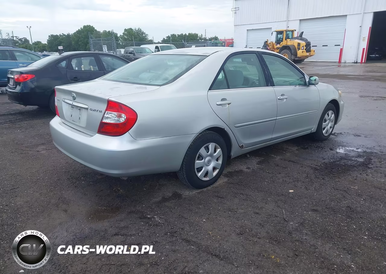 2003 Toyota Camry Le VIN:4T1BE32K43U733171 - 4