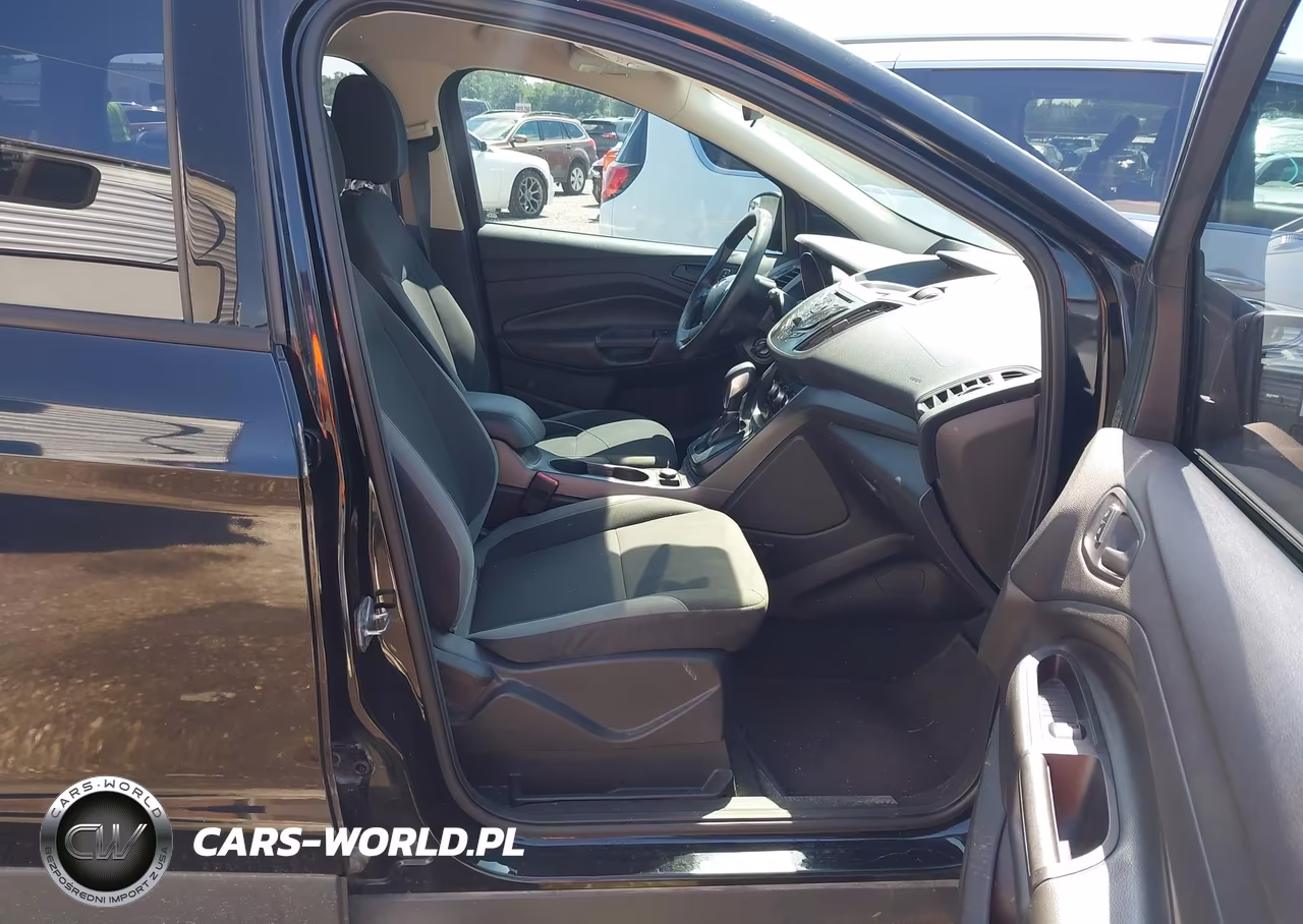 2016 Ford Escape S VIN:1FMCU0F72GUA10565 - 5