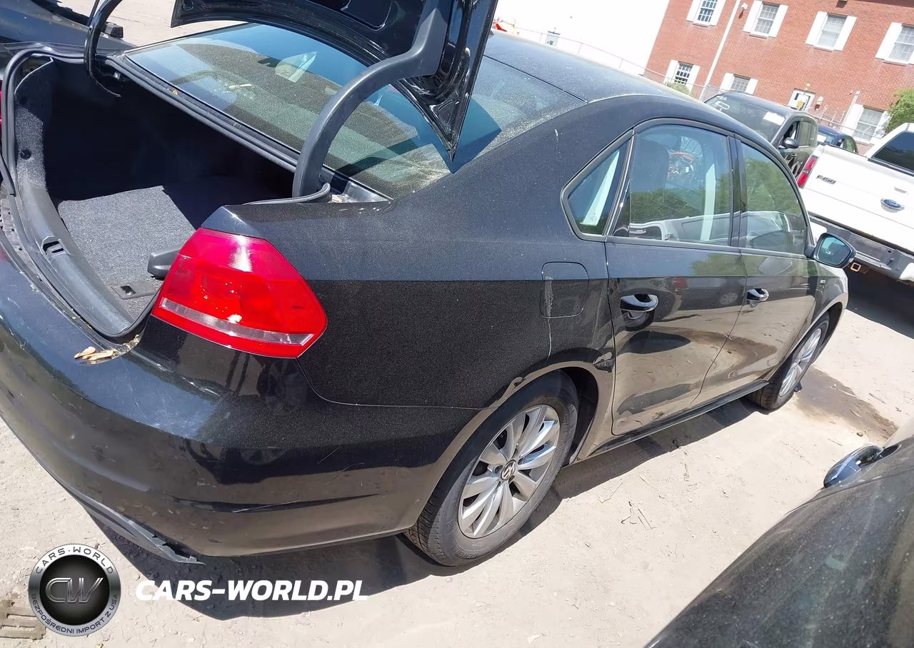 2015 Volkswagen Passat 1.8T Wolfsburg Edition VIN:1VWAT7A30FC074424 - 4