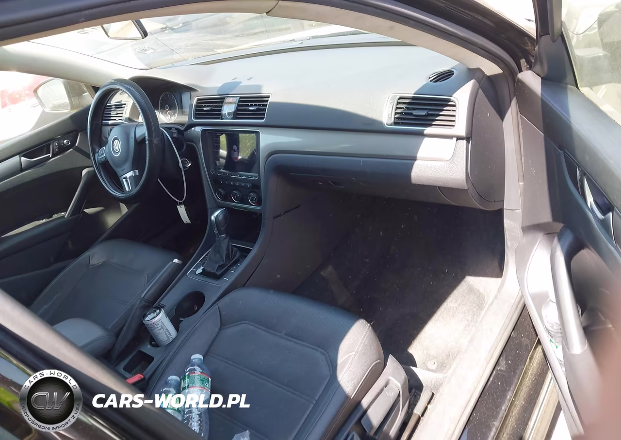 2015 Volkswagen Passat 1.8T Wolfsburg Edition VIN:1VWAT7A30FC074424 - 5