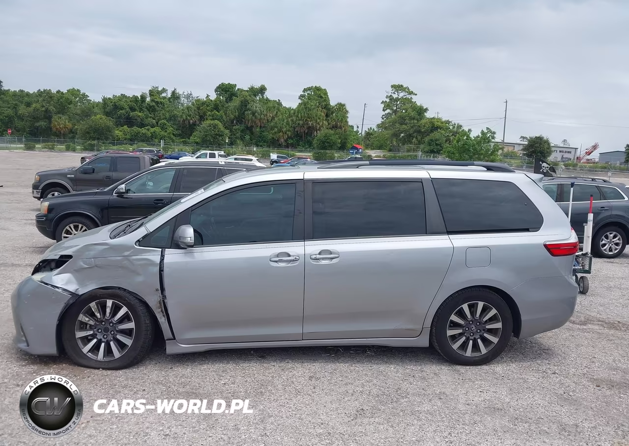 2018 Toyota Sienna Limited 7 Passenger VIN:5TDYZ3DCXJS957944 - 14
