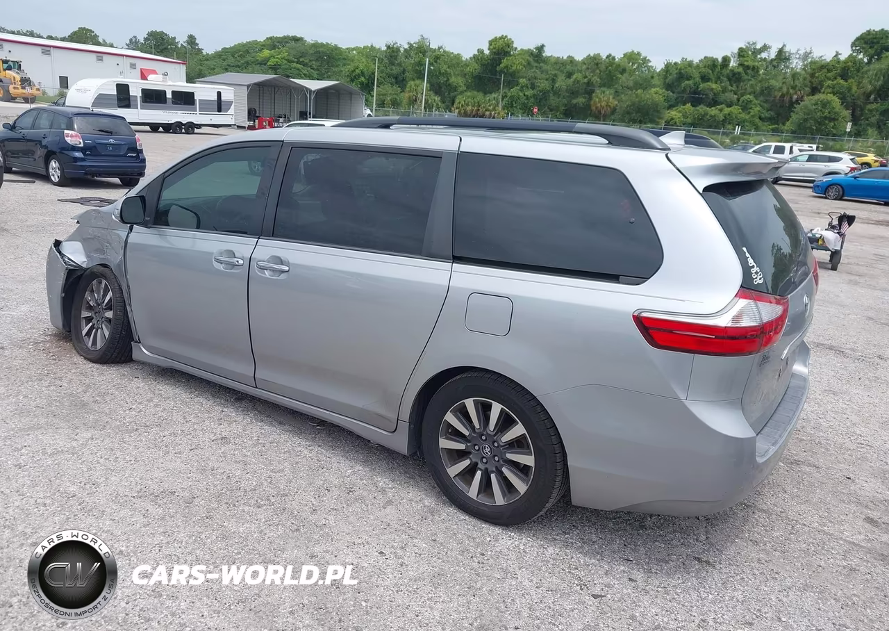 2018 Toyota Sienna Limited 7 Passenger VIN:5TDYZ3DCXJS957944 - 3