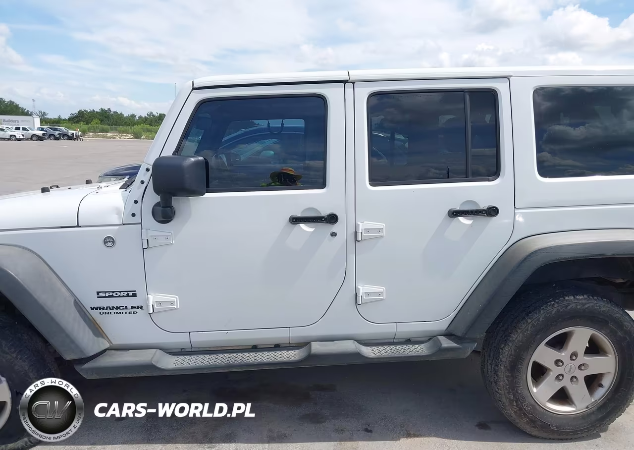 2014 Jeep Wrangler Unlimited Sport VIN:1C4BJWDG2EL126835 - 14