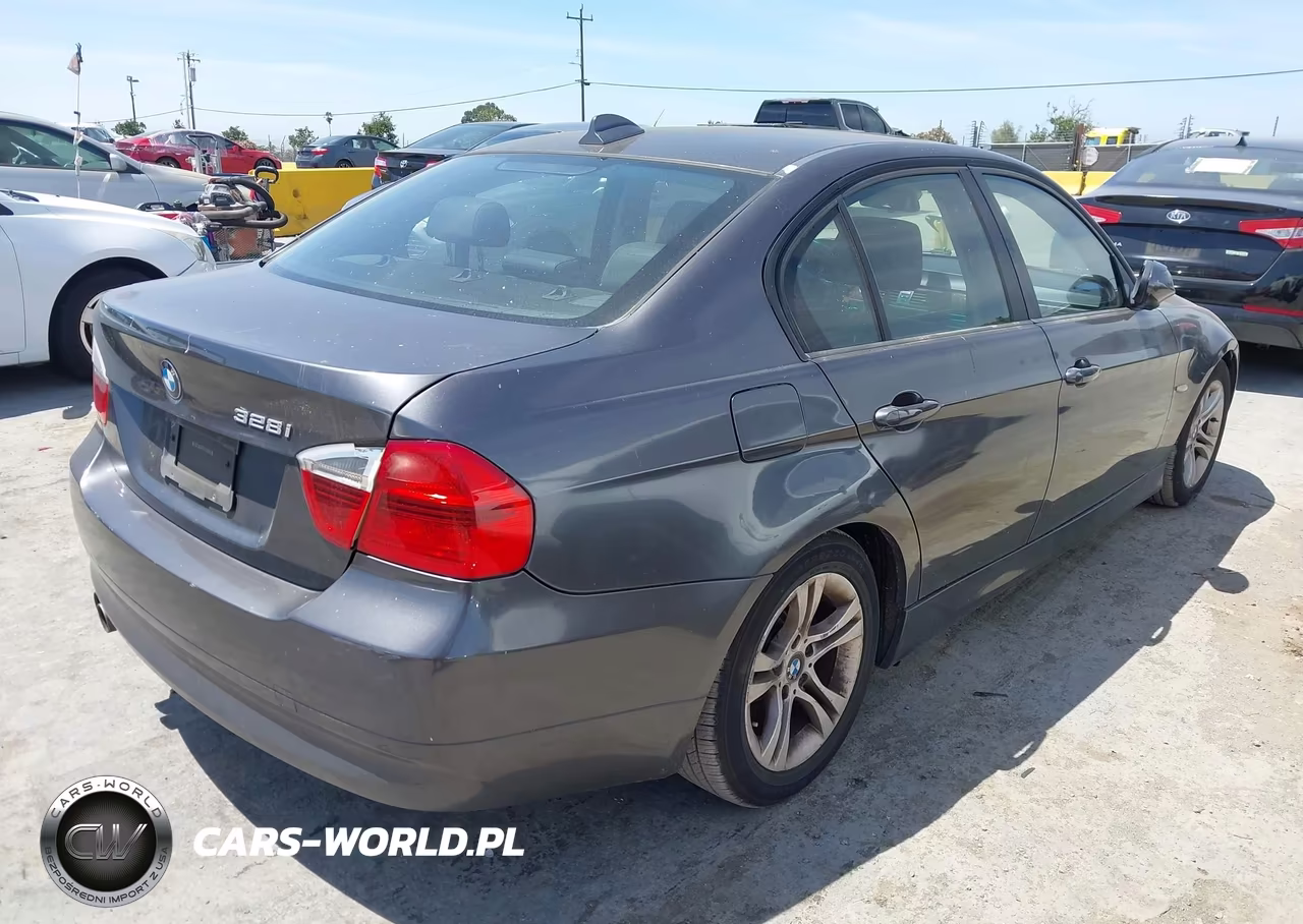 2008 BMW 328I VIN:WBAVC575X8NK77682 - 4