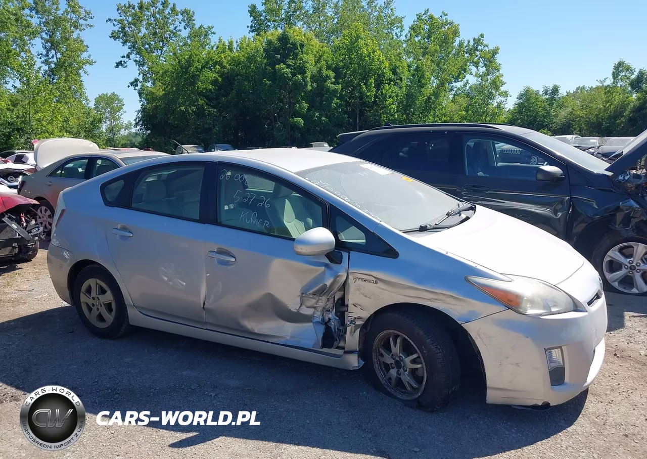 2011 Toyota Prius Two VIN:JTDKN3DU8B0313552 - 12