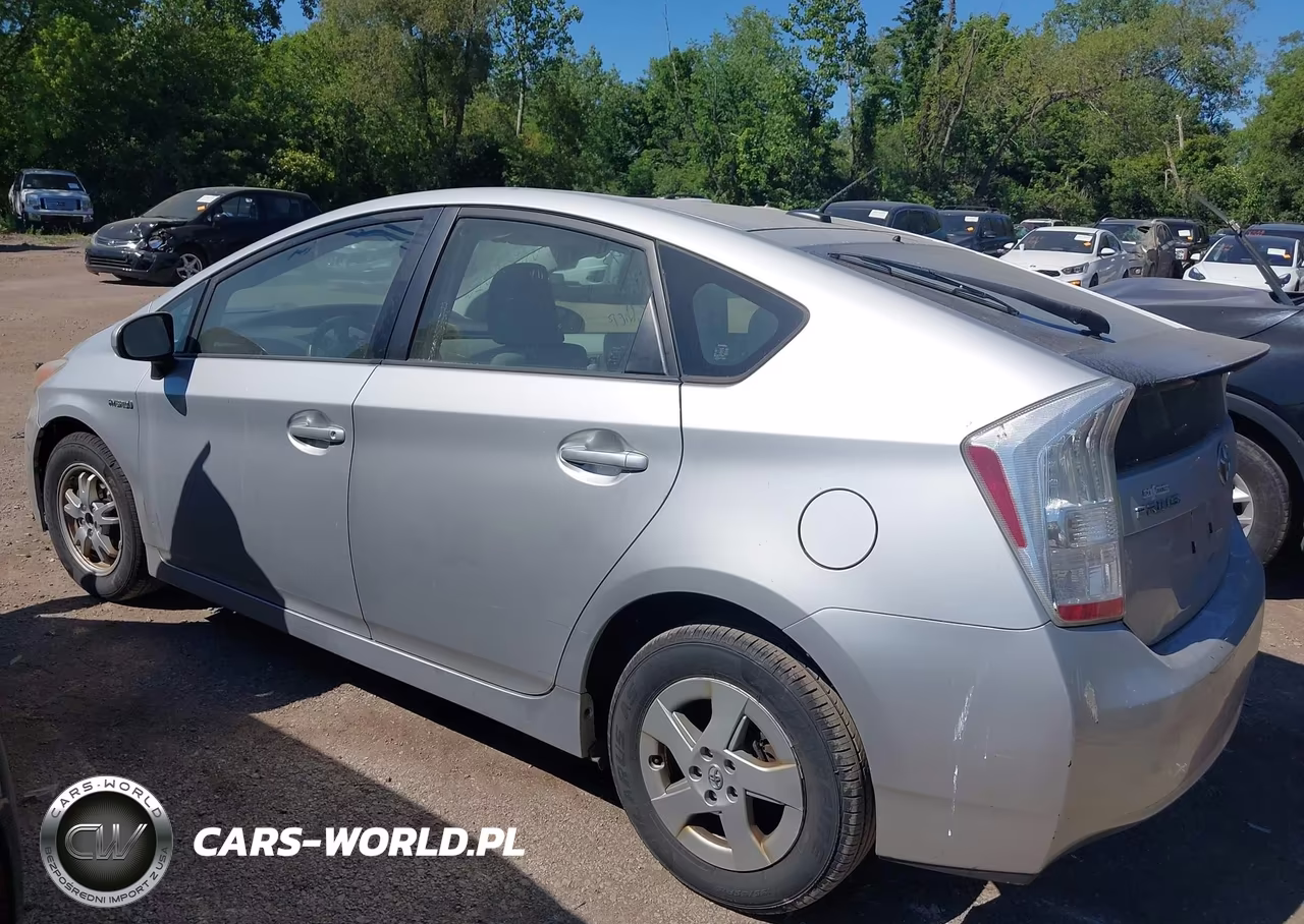 2011 Toyota Prius Two VIN:JTDKN3DU8B0313552 - 13