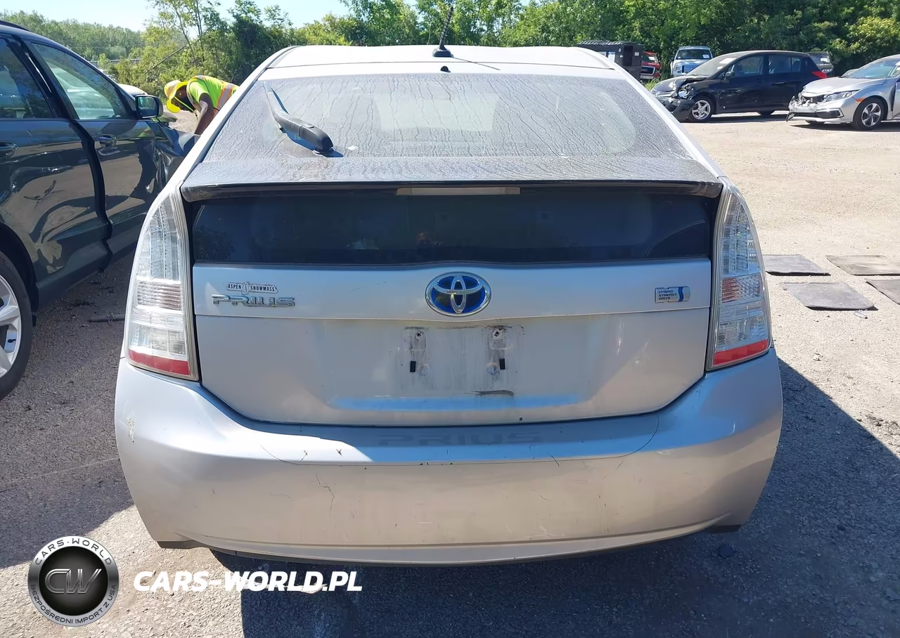 2011 Toyota Prius Two VIN:JTDKN3DU8B0313552 - 15