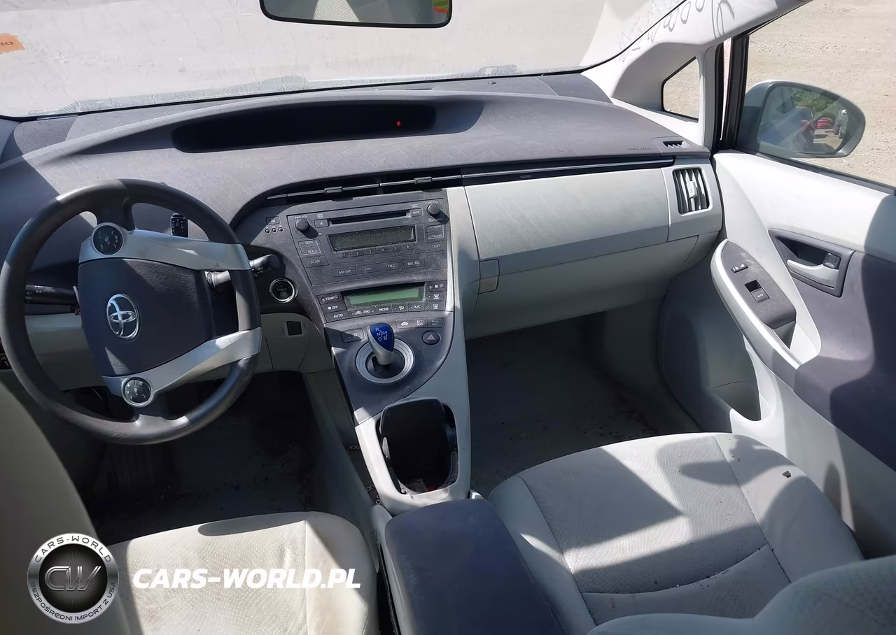 2011 Toyota Prius Two VIN:JTDKN3DU8B0313552 - 5