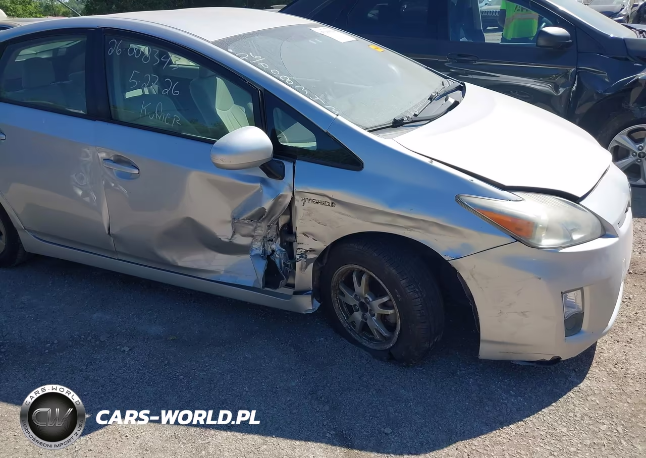 2011 Toyota Prius Two VIN:JTDKN3DU8B0313552 - 6