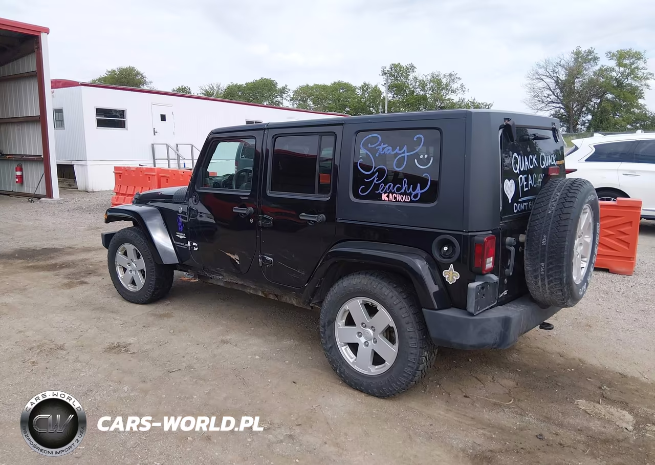 2007 Jeep Wrangler Unlimited Sahara VIN:1J4GA59117L120476 - 3