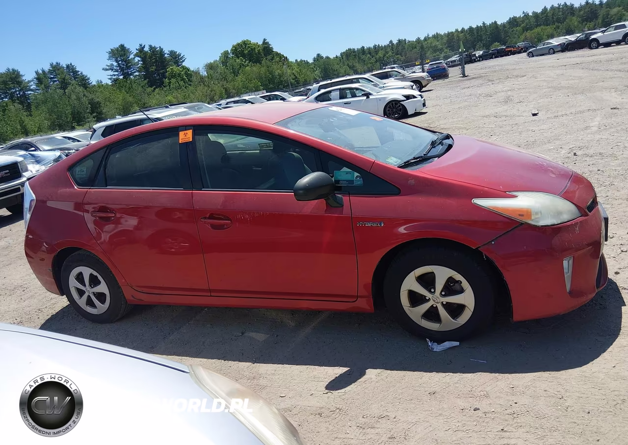 2013 Toyota Prius Two VIN:JTDKN3DUXD1630200 - 13