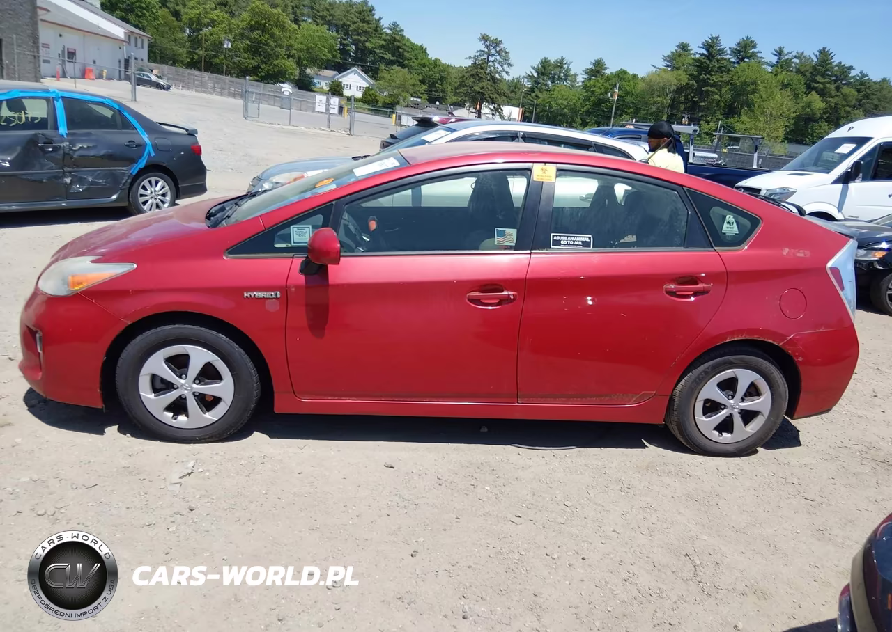 2013 Toyota Prius Two VIN:JTDKN3DUXD1630200 - 14