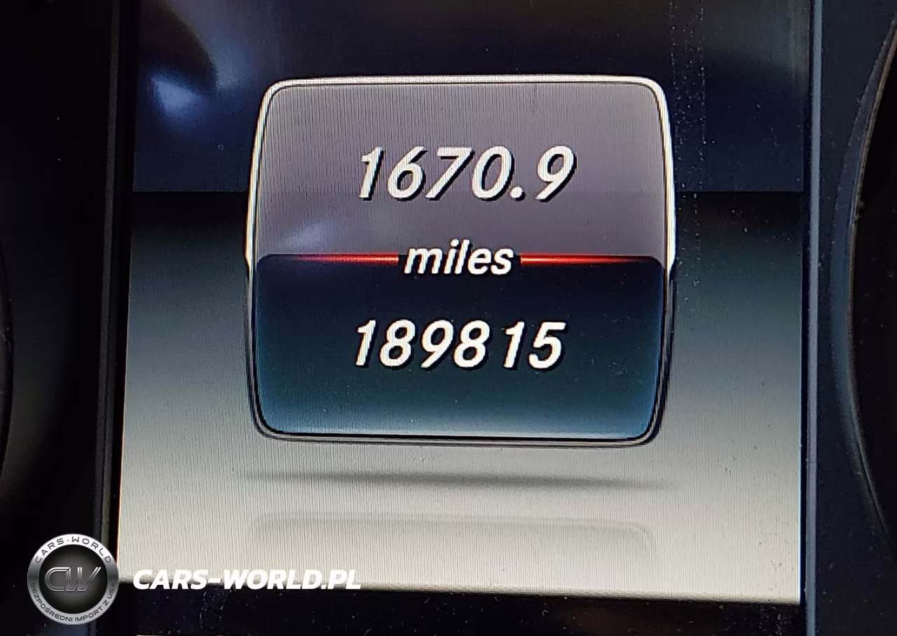 2017 Mercedes-Benz C 300 4Matic VIN:55SWF4KB0HU221964 - 16