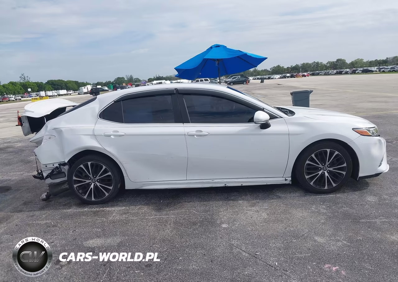 2018 Toyota Camry Se VIN:4T1B11HK0JU154103 - 13