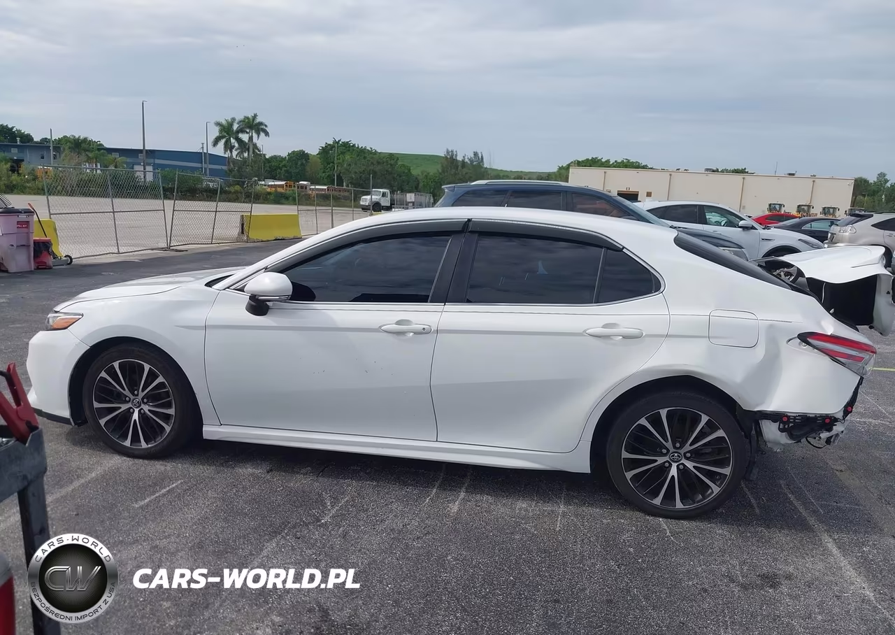 2018 Toyota Camry Se VIN:4T1B11HK0JU154103 - 14