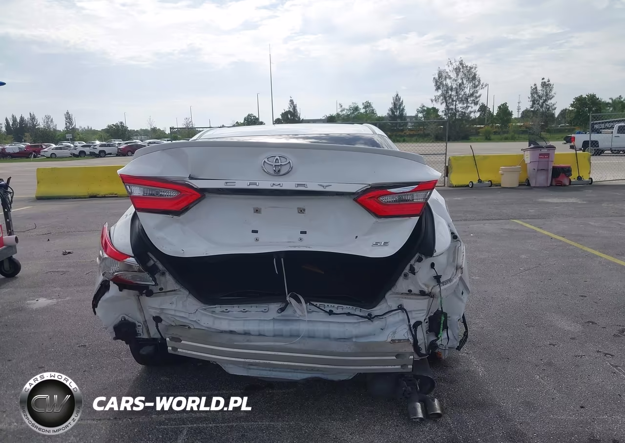 2018 Toyota Camry Se VIN:4T1B11HK0JU154103 - 16